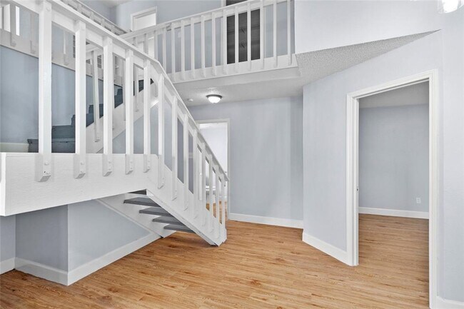 Building Photo - Affordable 5BD/2BA single-family house!