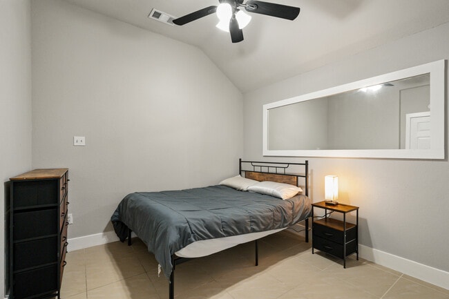 Foto del edificio - 6605 Gardenia Dr