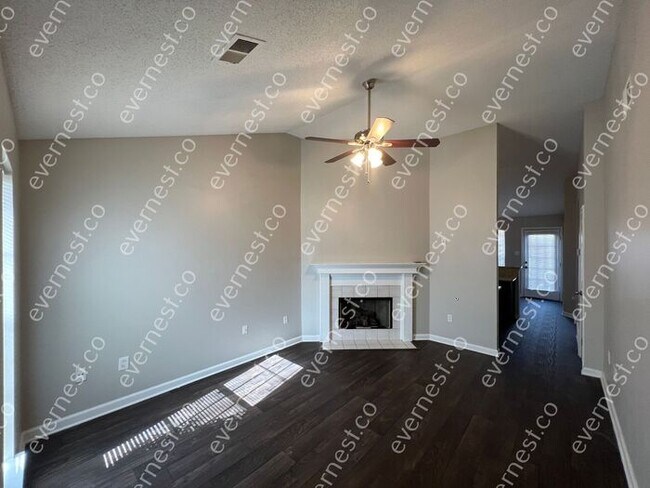 Foto del edificio - 802 W E Ross Pkwy