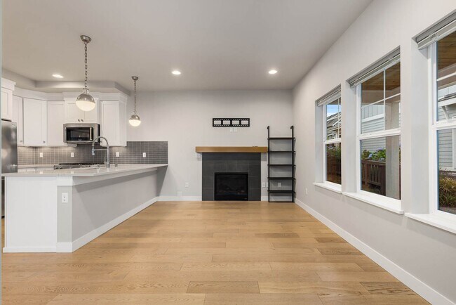 Foto del edificio - Modern Sammamish Cottage – Light-Filled Living in a Prime Plateau Location