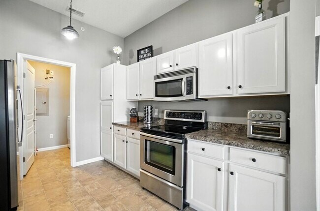 Foto del edificio - 2349 Rolling Hills Dr