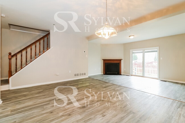 Building Photo - You will love this cozy home!!