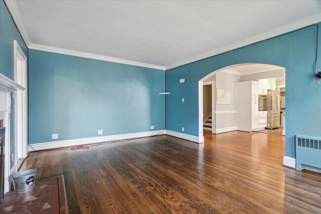 Building Photo - 211 Sinclair St