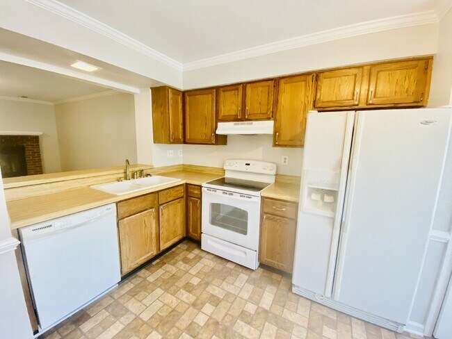 Foto del edificio - Beautiful 2 Bed Waterfront Townhome in Virginia Beach FOR RENT by PMI VA