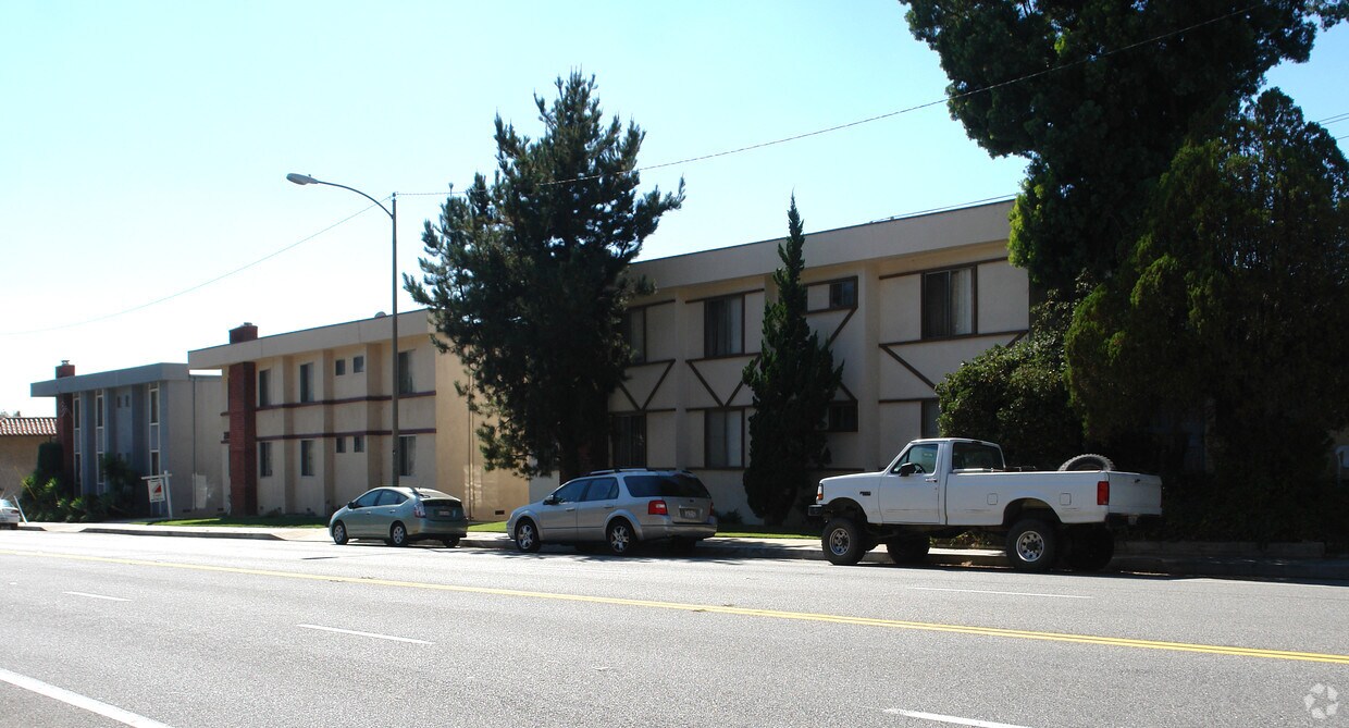 Foto del edificio - 2207 Verdugo Rd