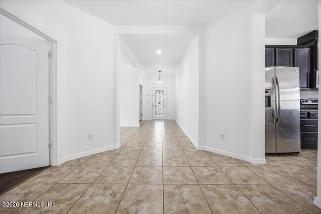 Building Photo - 18 Amherst Pl