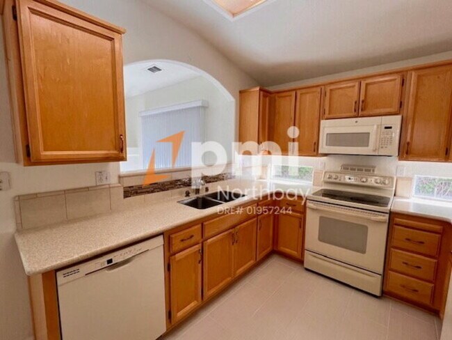 Foto del edificio - 230 Bartlett Ln