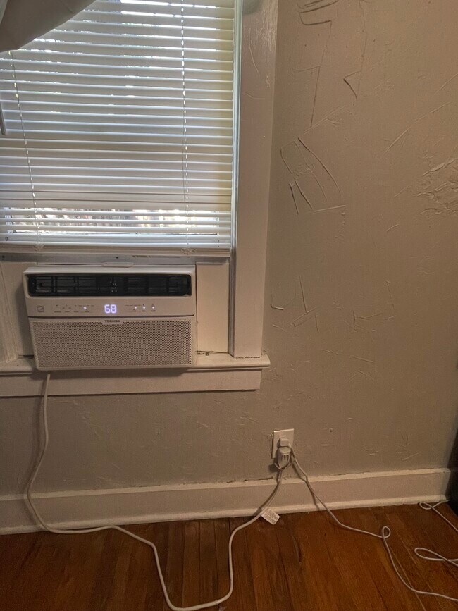 Área del dormitorio - 710 Chautauqua Ave