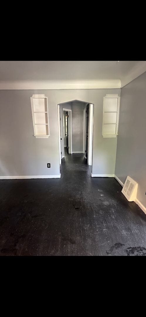Building Photo - 3 bedroom 1 bath NEWLY RENVATED home