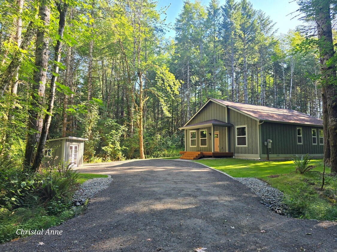 Primary Photo - Beautiful Brand New 3 Bedroom