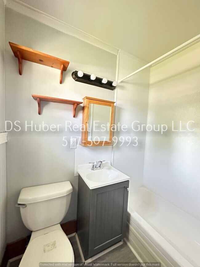Building Photo - 1505 Redwood St