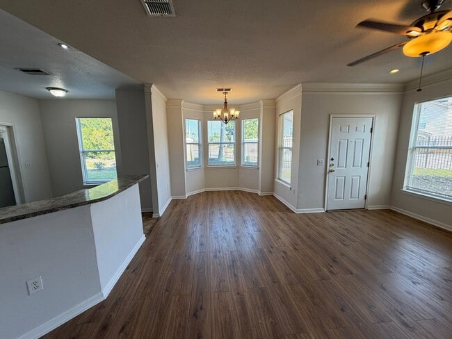 Building Photo - 18022 Villa Creek Dr