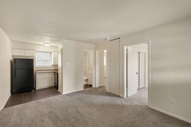 Building Photo - 5415 3 Rd St