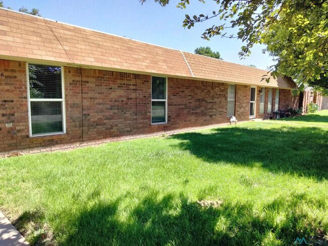 Foto del edificio - 1408 Colonial Pkwy