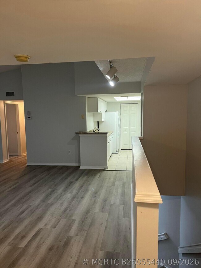 Foto del edificio - 1200 Crestwood Ct S