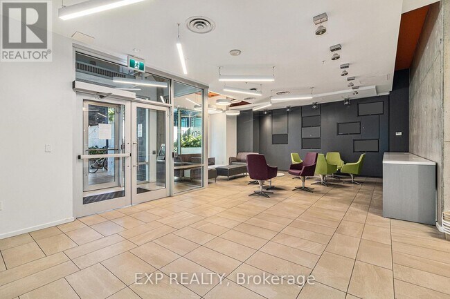 Photo du bâtiment - 105 Champagne Ave S