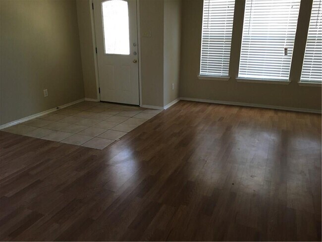 Foto del edificio - 1203 Sheltie Ln