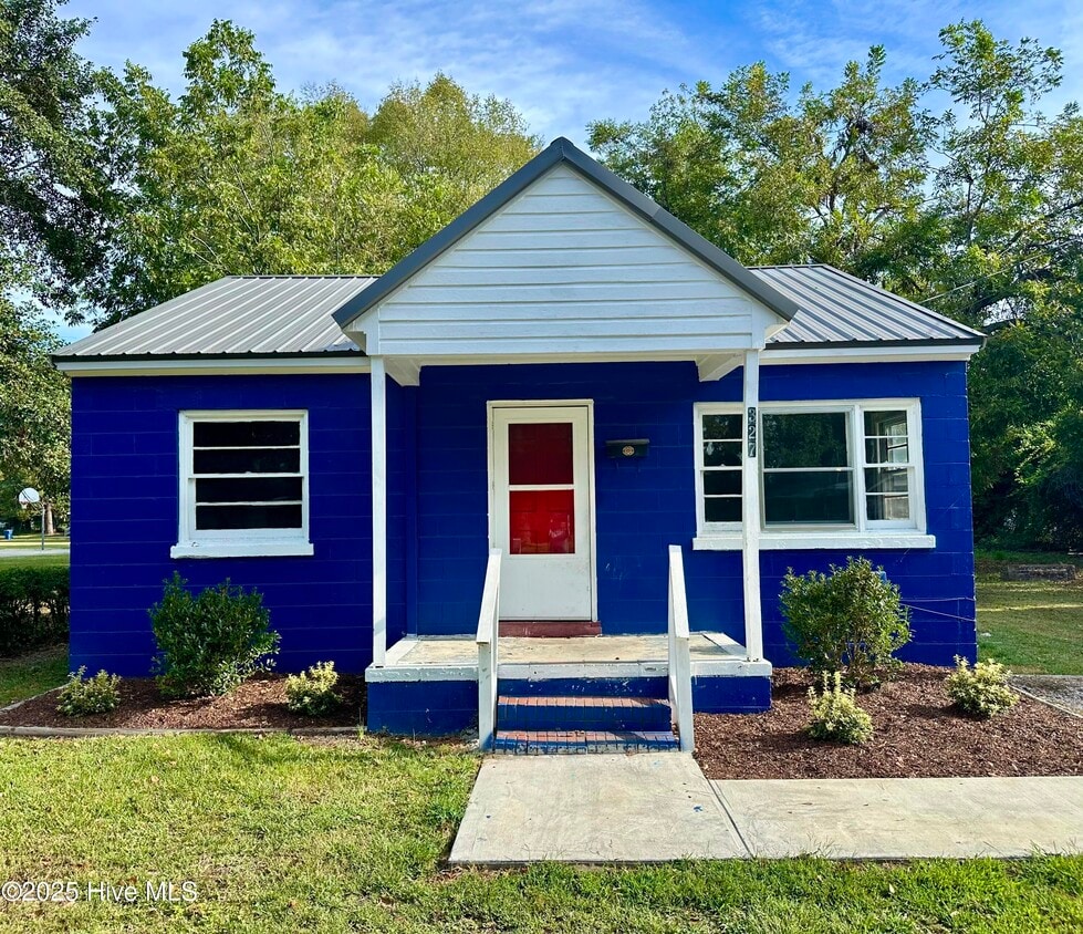Foto principal - 327 Finch St SE