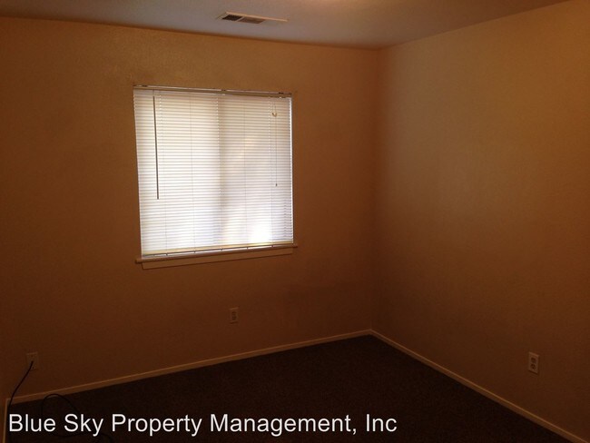 Building Photo - 324 Springville Ct
