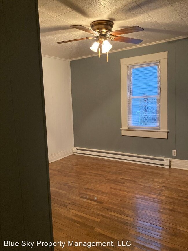 Foto del edificio - 2 br, 1 bath House - 116 E 13th St