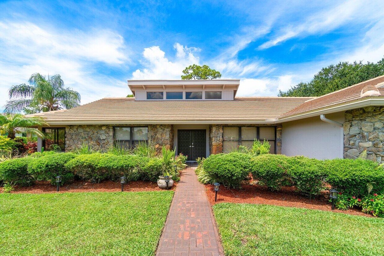 Primary Photo - 9405 Dundee Dr