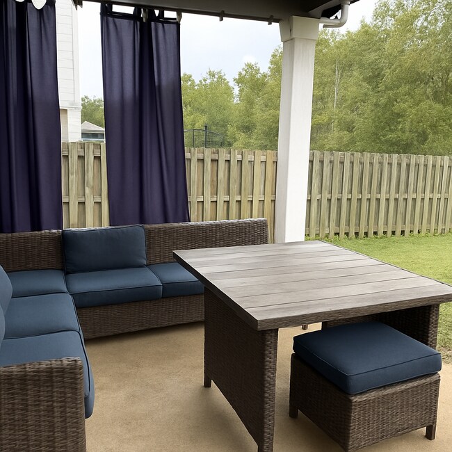 Foto del edificio - 137 Clarinbridge Ln