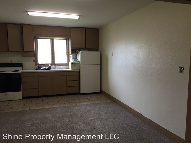 Building Photo - 1310 Moose Dr