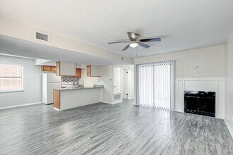Building Photo - 2904 NW 45th Pl