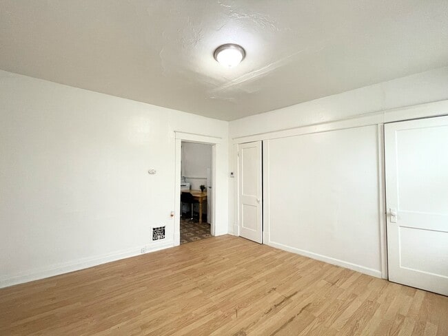 Building Photo - 2749 Pestalozzi St