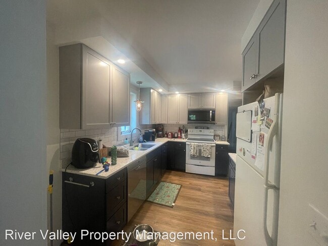 Building Photo - 2 br, 2 bath House - 29 Water St
