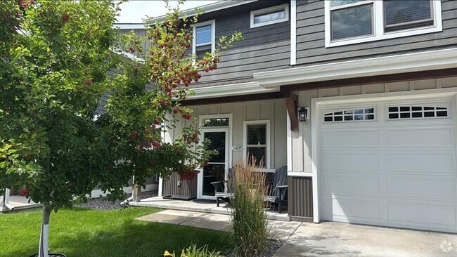 Building Photo - 2485 Aspen Grv