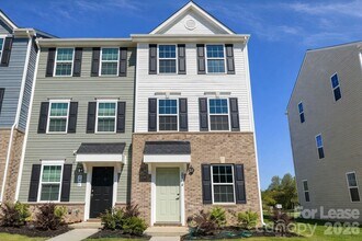 Building Photo - 8025 District Dr