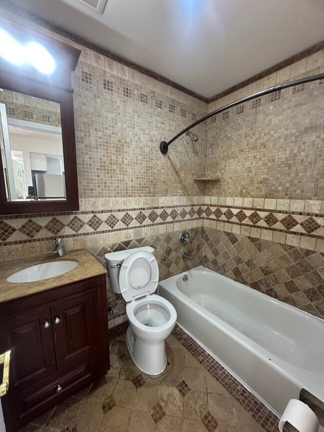 Foto del edificio - 66 Whitman Ave