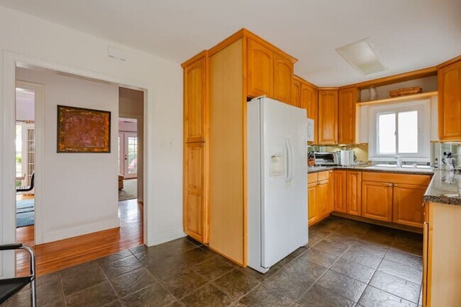 Foto del edificio - 1203 S Rimpau Blvd