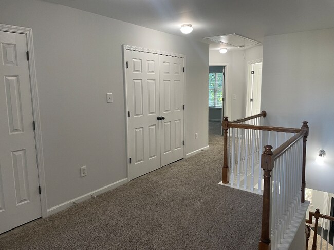 Building Photo - 2585 Maple Leaf Terrace
