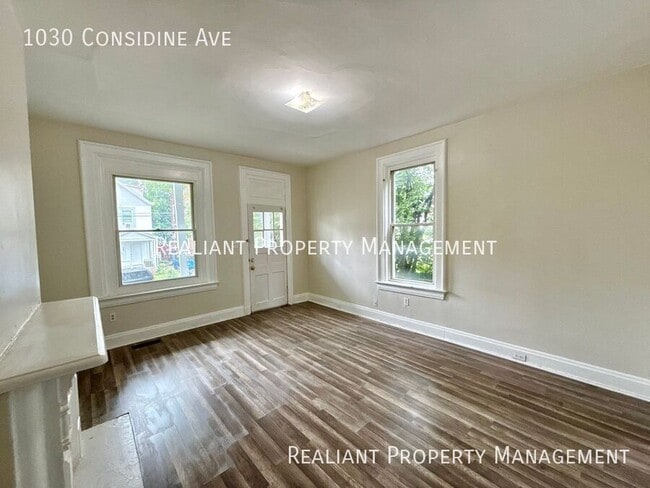Building Photo - 1030 Considine Ave
