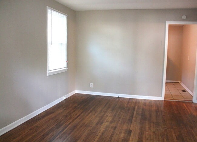 Foto del edificio - East Nashville 2 Bedroom / 1 Bath Duplex -...