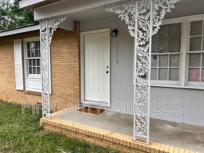 Foto del edificio - 2418 Sumac Dr