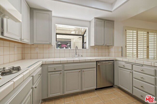 Foto del edificio - 812 16th St