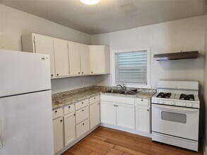 Building Photo - 1807 Church St