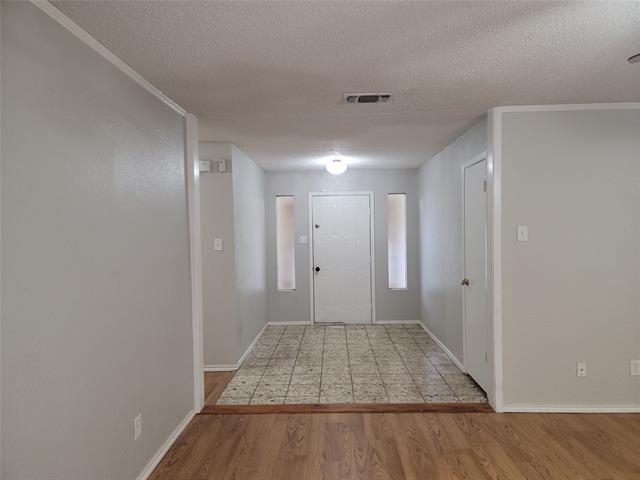 Building Photo - 517 Stallion Ln