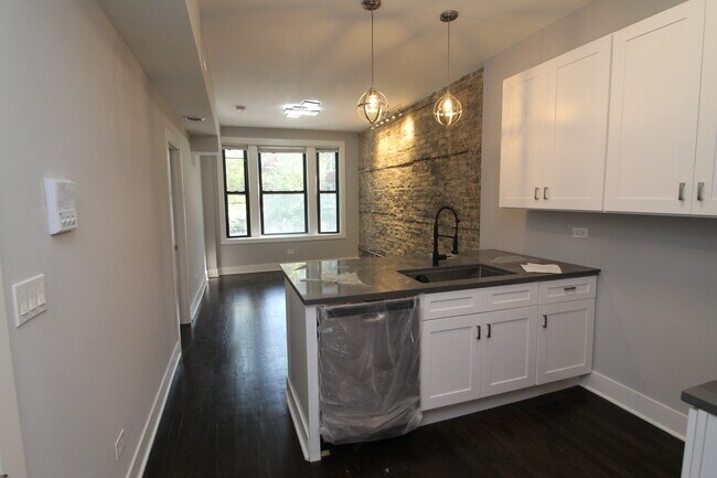 Foto del edificio - 1742 W Division St