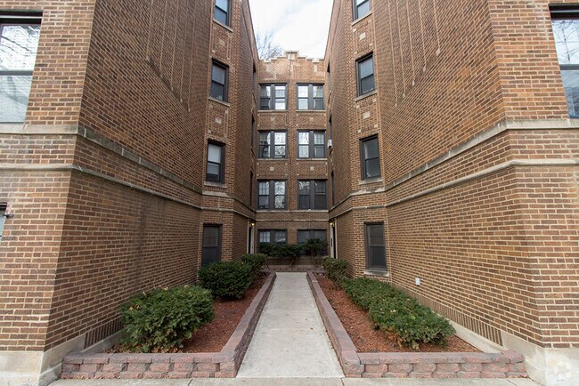 Building Photo - 1451 W Byron