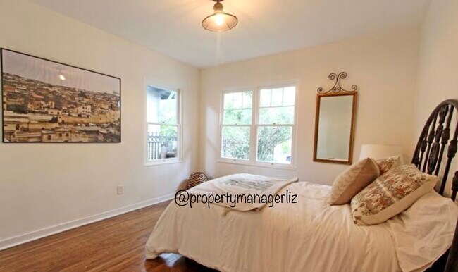 1st bedroom - 4862 Glacier Dr