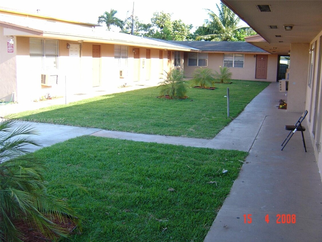 Foto principal - 2230 Madison St