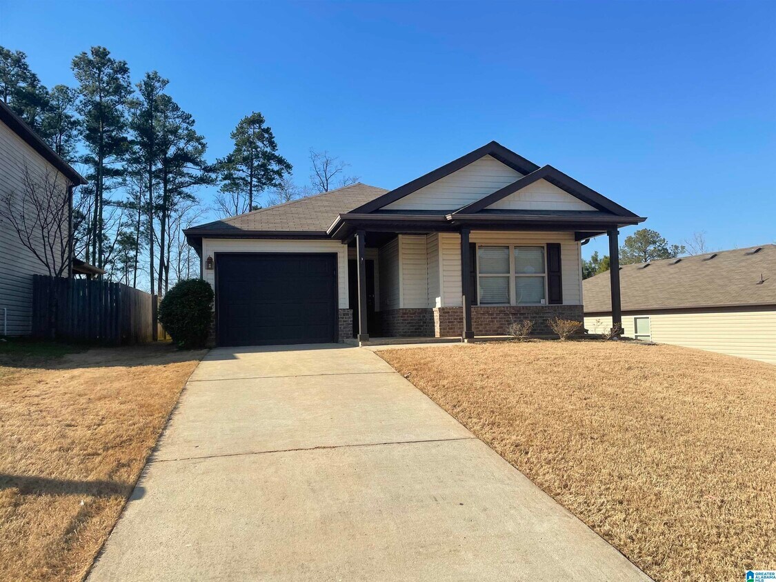 Primary Photo - 70 Briar Ridge Ln