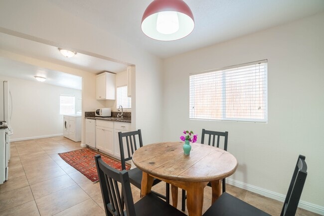 Building Photo - 1809 W 37th Pl