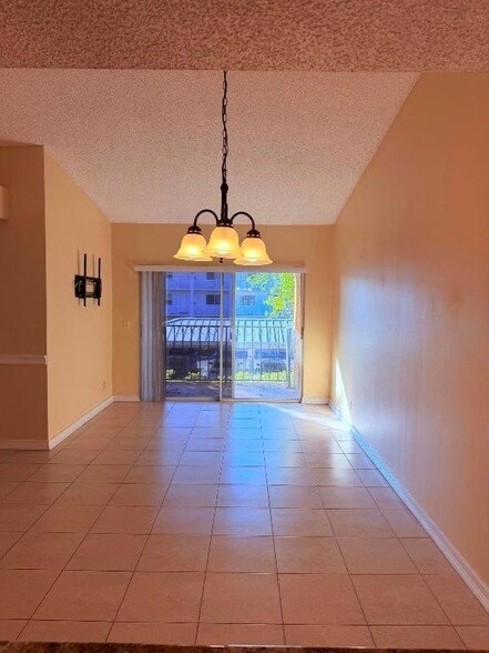 Foto del edificio - 1040 Lake Shore Dr