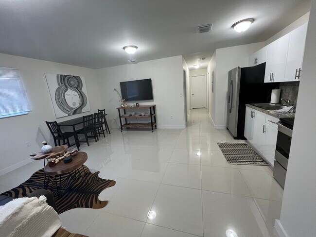 Foto del edificio - 1132 NW 38th St