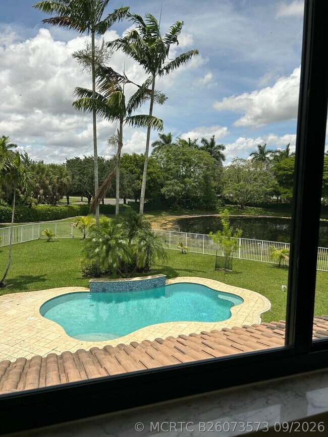 Foto del edificio - 1094 Bluewood Terrace